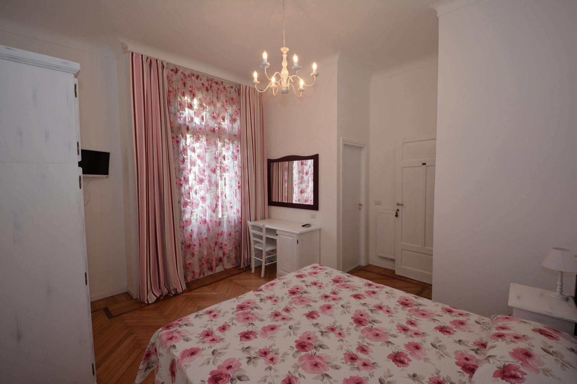 Hotel La Scogliera ボルディゲーラ エクステリア 写真