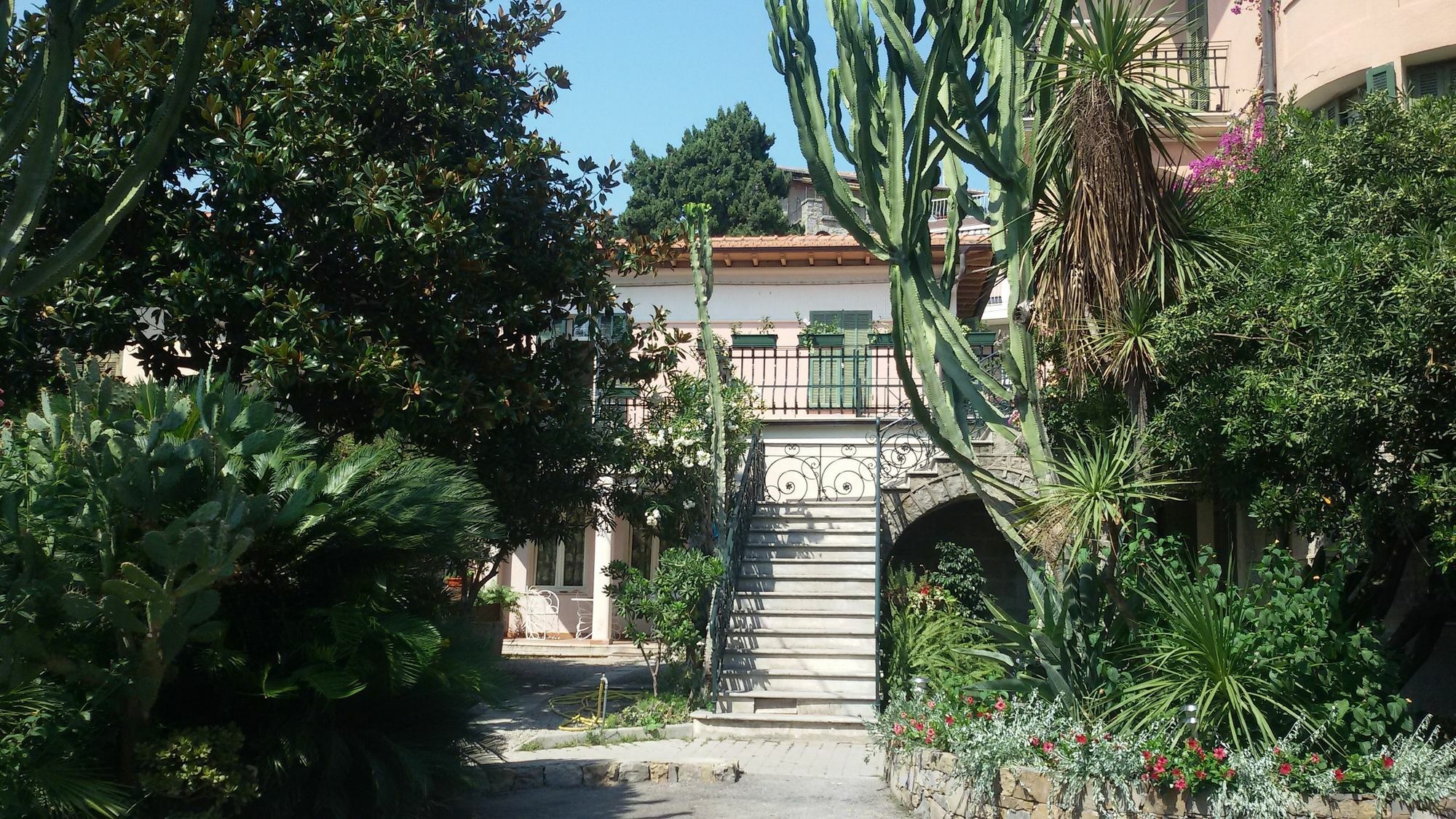 Hotel La Scogliera ボルディゲーラ エクステリア 写真