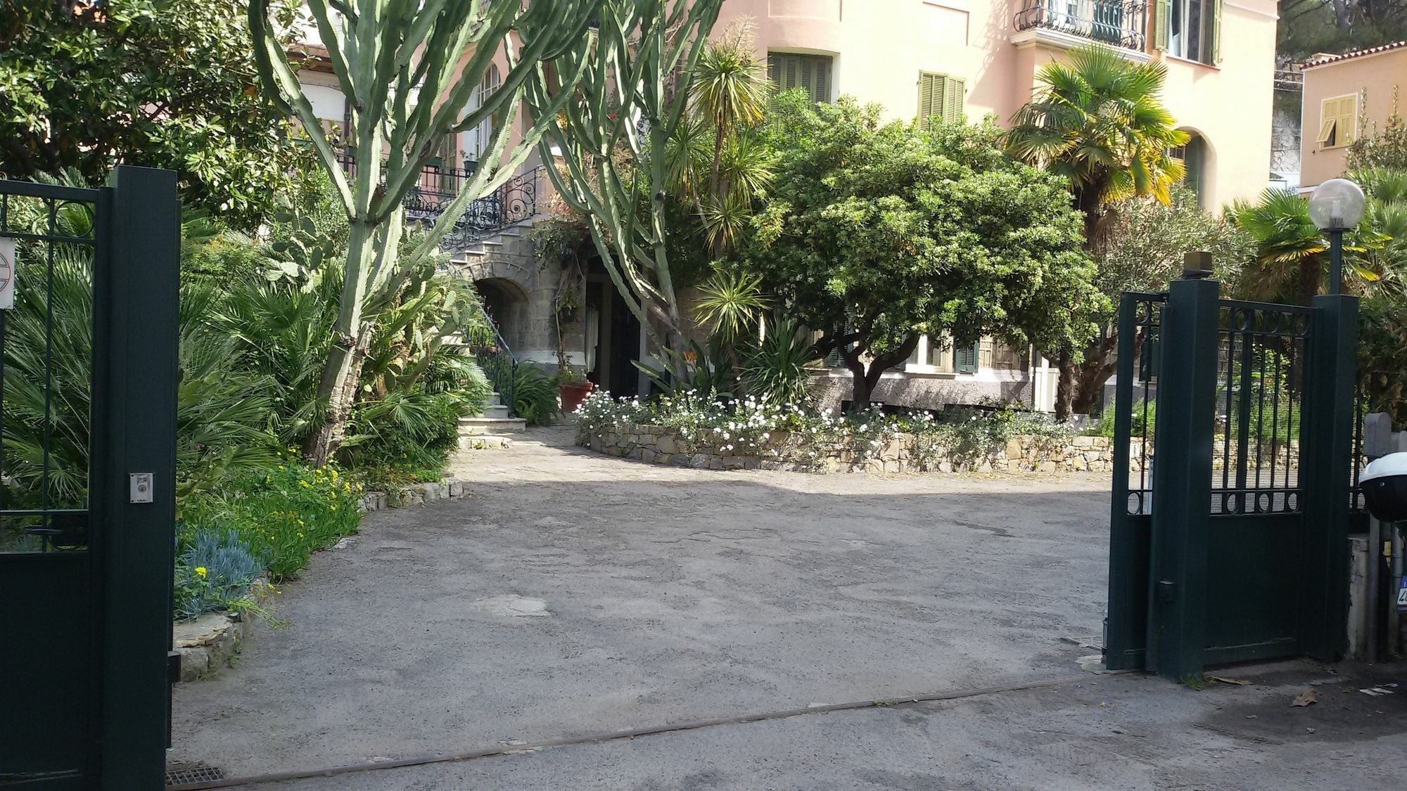Hotel La Scogliera ボルディゲーラ エクステリア 写真